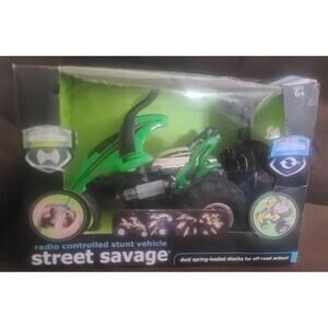 Wireless Stunt Vehicle "Black Series" Street Savage Remote Controlled Motorcycle